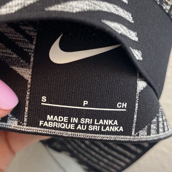 NWT- Nike Women's Flyknit High-Support Training Sports Bra- Size Small - Picture 12 of 12